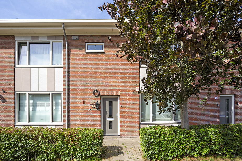 Pastoor Lombartsstraat 19, 4781 AW Moerdijk, Nederland