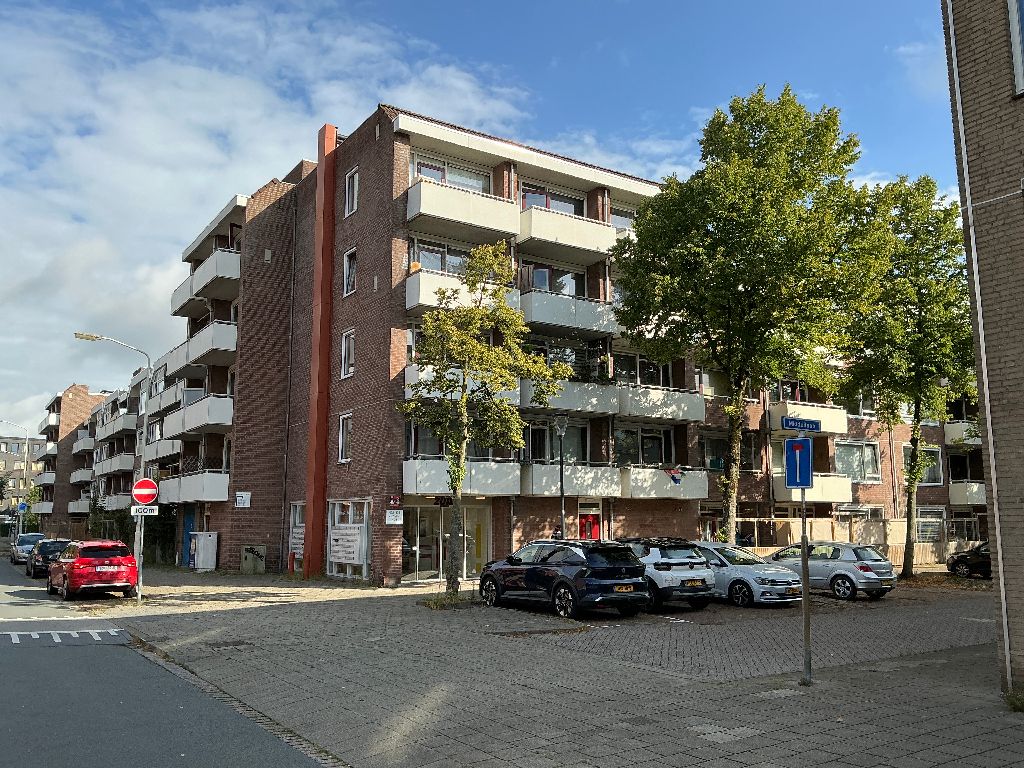 Middellaan 674
