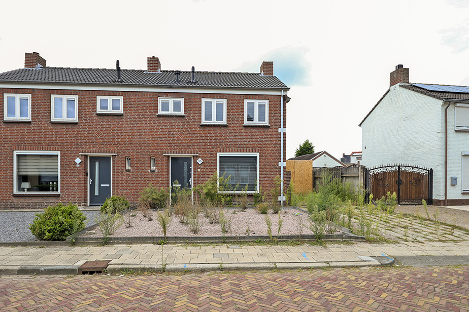 Poppestraat , Sint Willebrord, Nederland