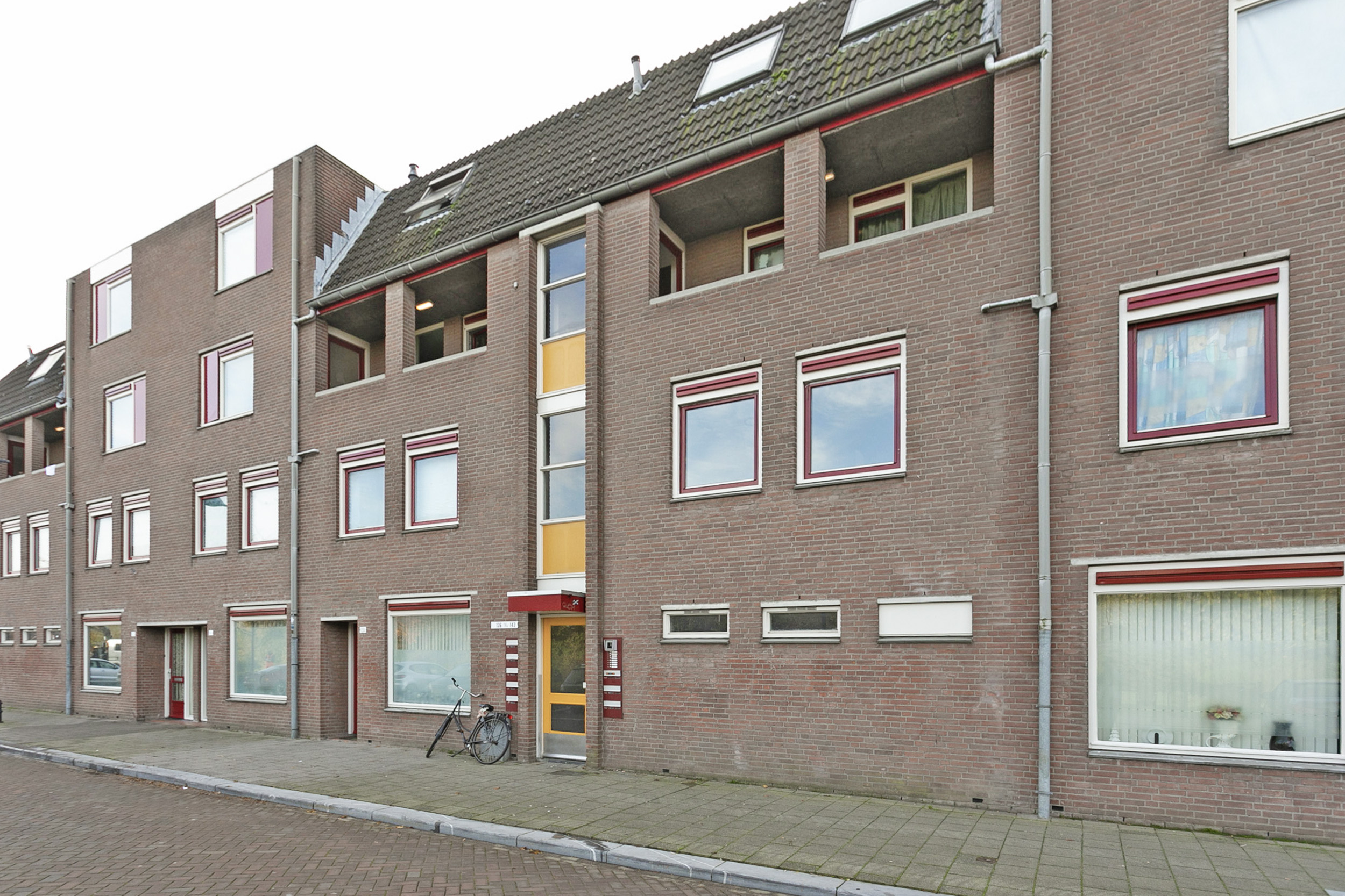 Spoorstraat 141