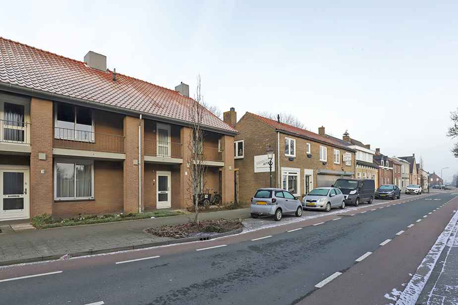 De Riethof 10, 4765 BZ Zevenbergschen Hoek, Nederland