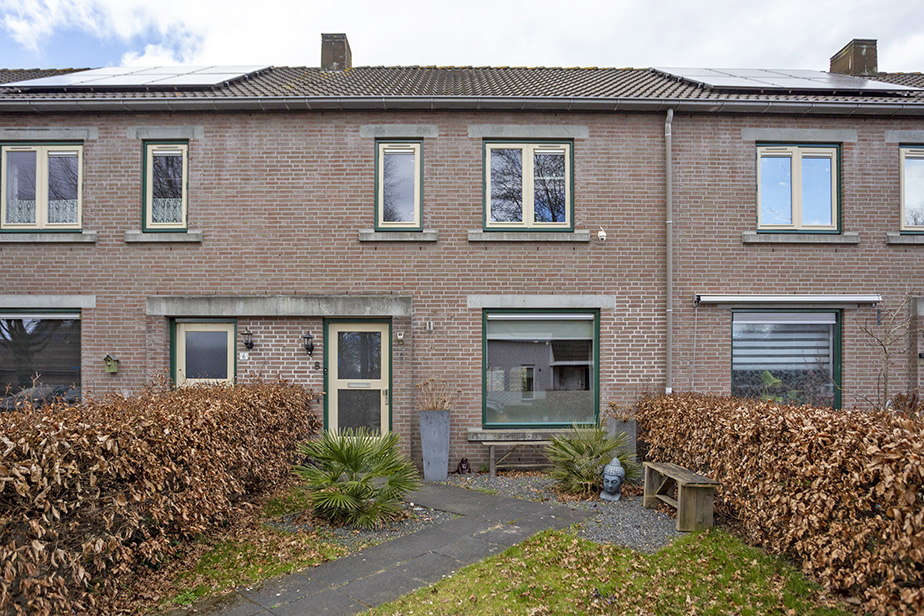 Molikstraat 8, 4849 BT Dorst, Nederland