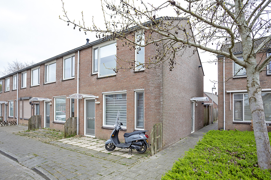 Van Oldenbarneveltstraat 32, 4671 CZ Dinteloord, Nederland