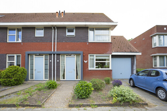 Burg. Mr. H. Popstraat 37