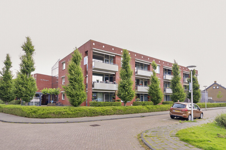 Burg. Mr. H. Popstraat 17