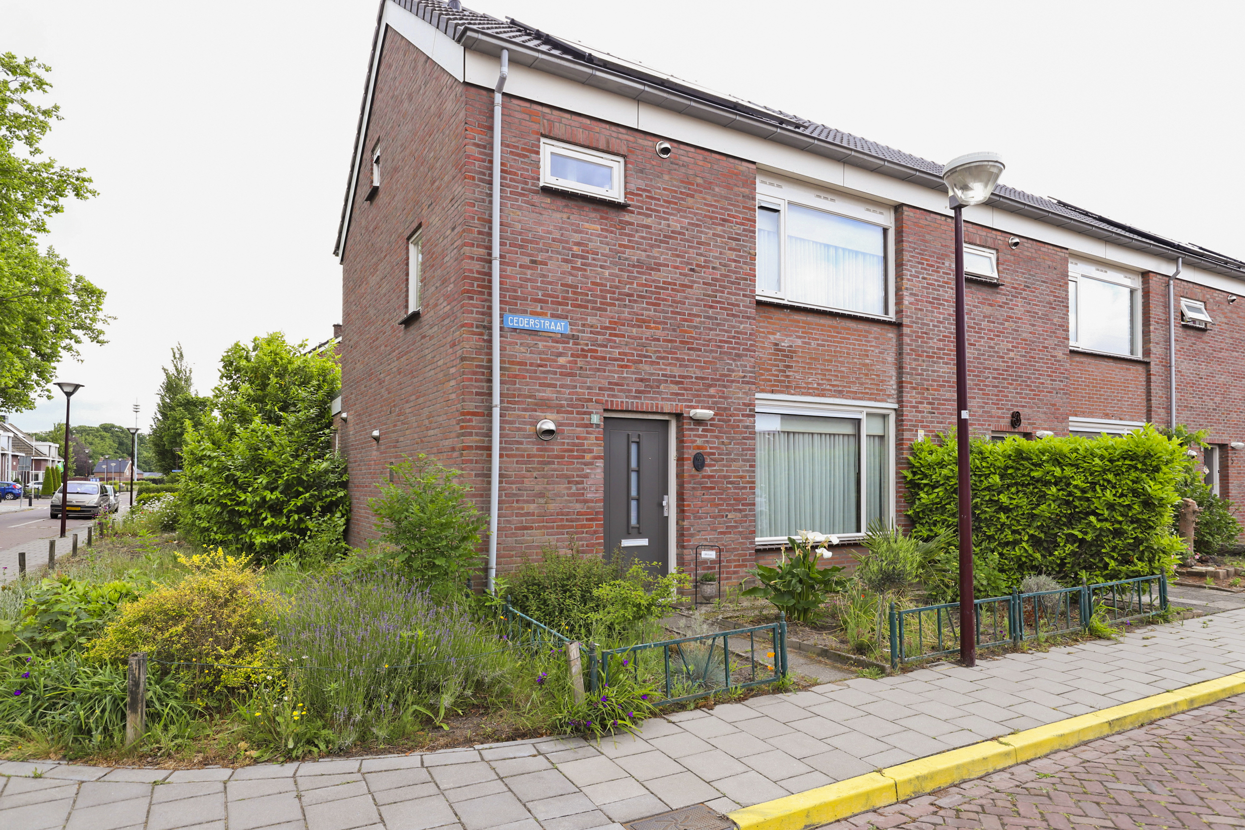 Cederstraat 1