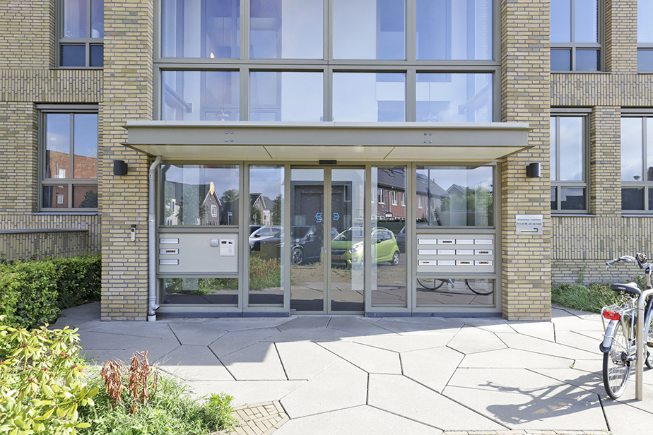 Hamerbijl 82