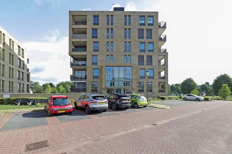 Hamerbijl 82