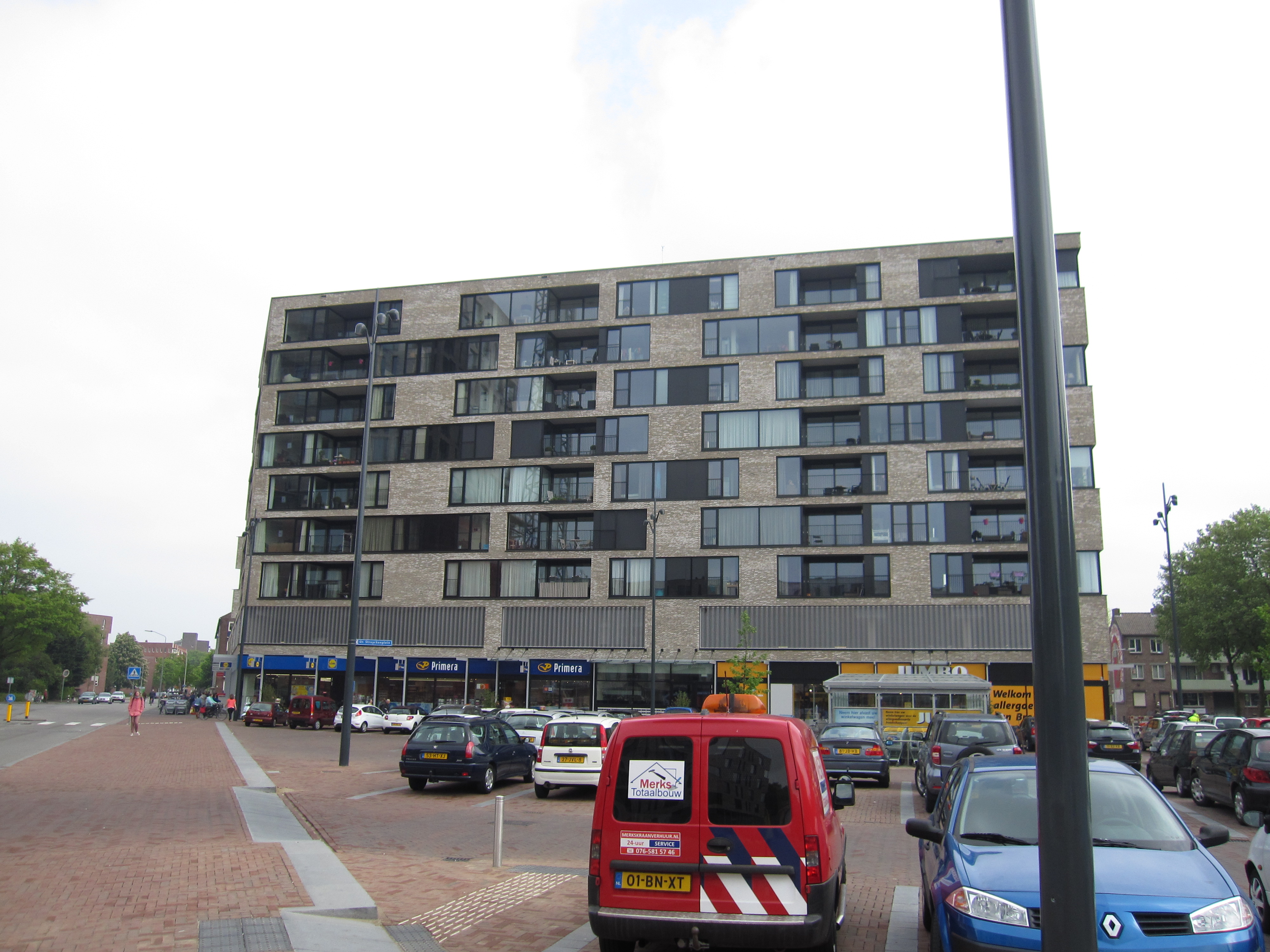 apartments for rent on Dr. Struyckenplein 11