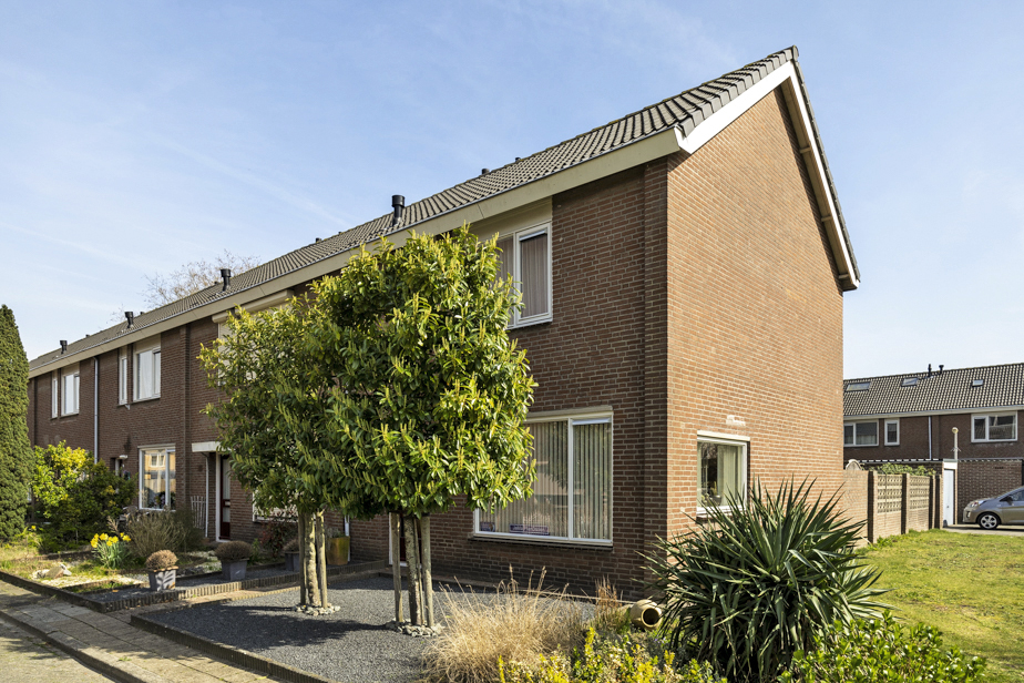 Arnoutlaan 27, 4741 CV Hoeven, Nederland