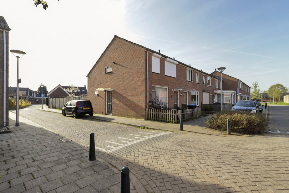 Van Oldenbarneveltstraat 20, 4671 CZ Dinteloord, Nederland