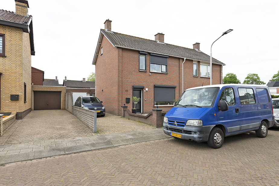Zwaluwenstraat , 4711 Sint Willebrord, Nederland